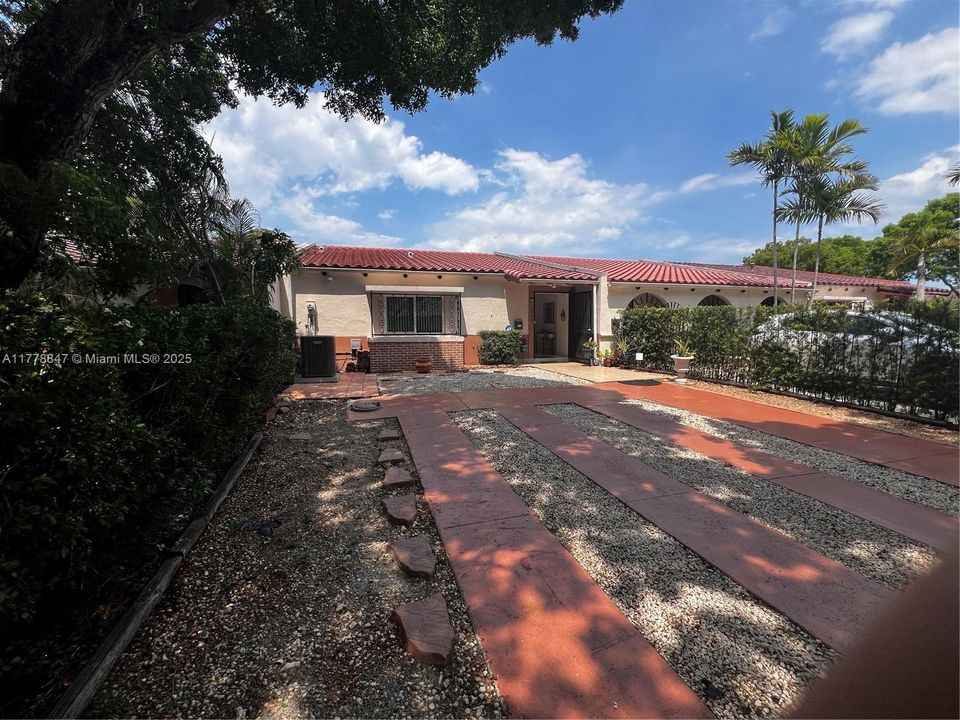 Vendido Recientemente: $535,000 (2 camas, 2 baños, 1445 Pies cuadrados)