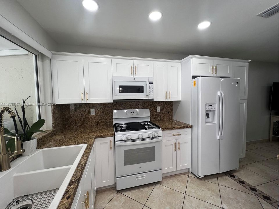 Vendido Recientemente: $535,000 (2 camas, 2 baños, 1445 Pies cuadrados)