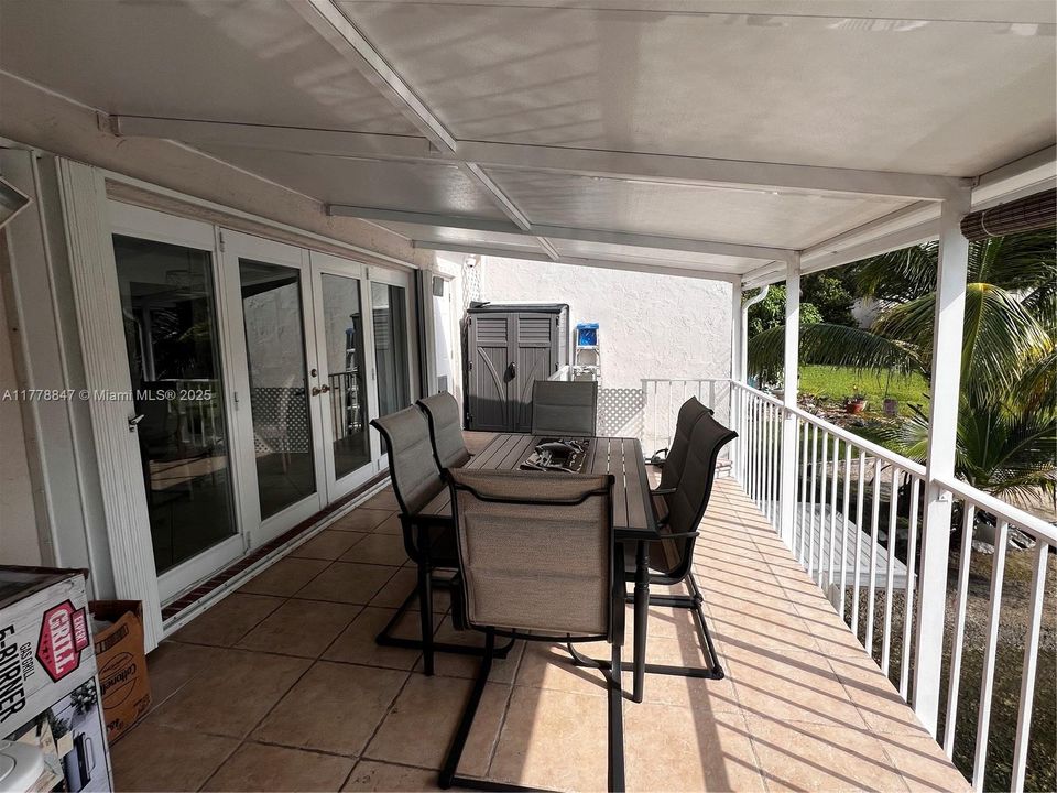 Vendido Recientemente: $535,000 (2 camas, 2 baños, 1445 Pies cuadrados)