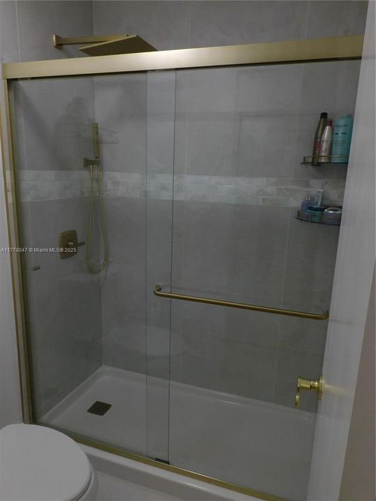 Recently updated primary bath.