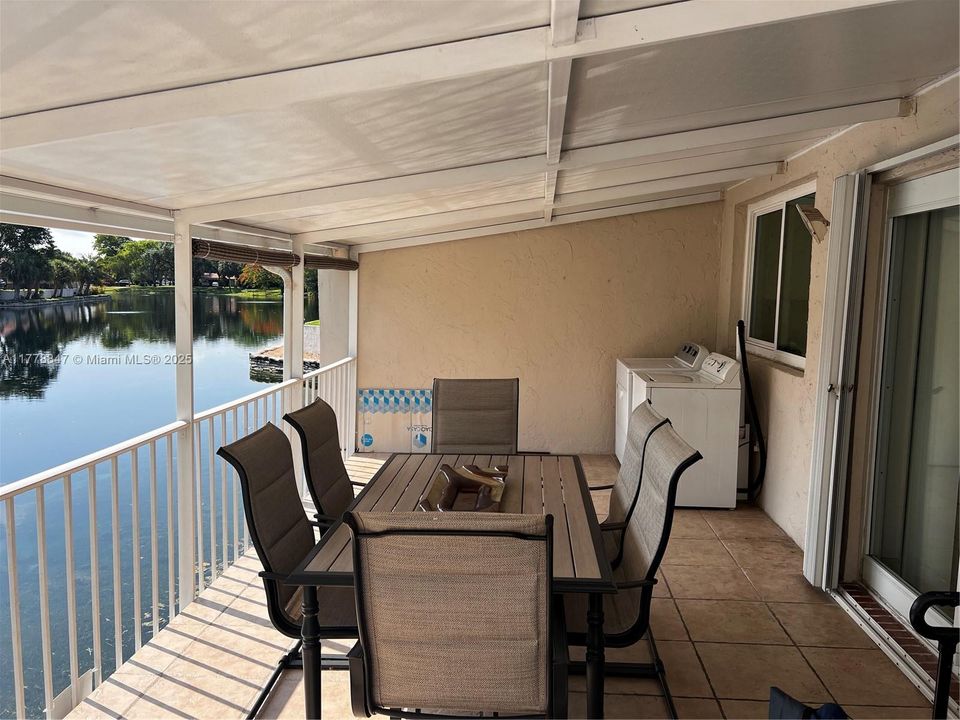 Vendido Recientemente: $535,000 (2 camas, 2 baños, 1445 Pies cuadrados)