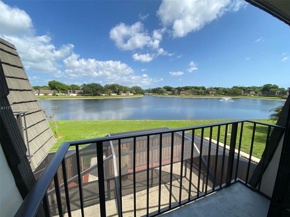 Недавно продано: $328,000 (2 спален, 2 ванн, 1236 Квадратных фут)