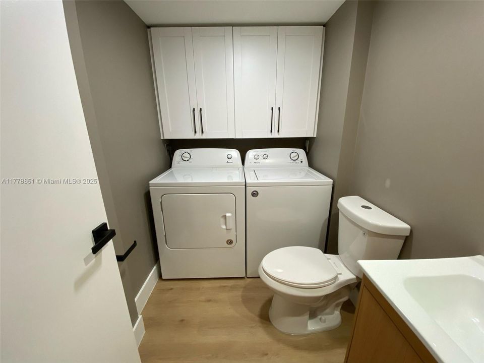 Недавно продано: $328,000 (2 спален, 2 ванн, 1236 Квадратных фут)