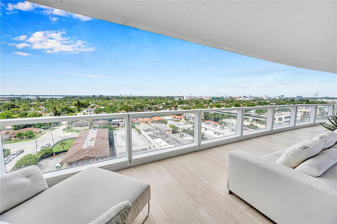 Recently Sold: $23,000,000 (4 beds, 5 baths, 3844 Square Feet)