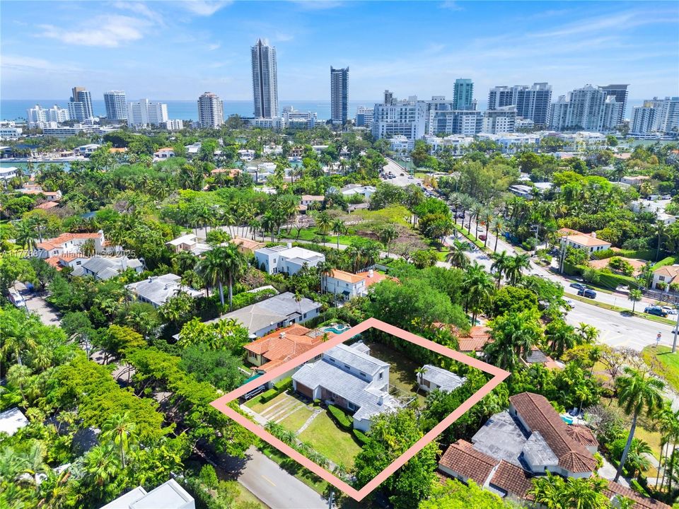 For Sale: $5,450,000 (6 beds, 6 baths, 4998 Square Feet)