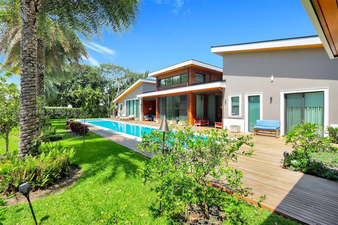На продажу: $5,490,000 (4 спален, 3 ванн, 5440 Квадратных фут)