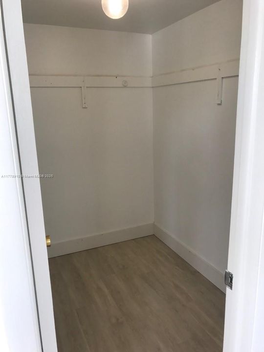 Recently Sold: $208,000 (0 beds, 1 baths, 470 Square Feet)