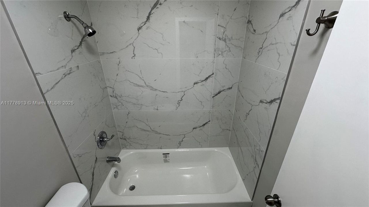 На продажу: $1,300,000 (0 спален, 0 ванн, 3345 Квадратных фут)