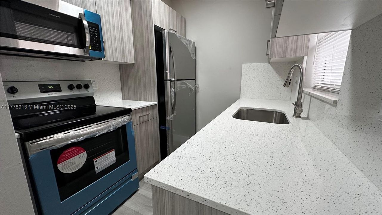 На продажу: $1,300,000 (0 спален, 0 ванн, 3345 Квадратных фут)