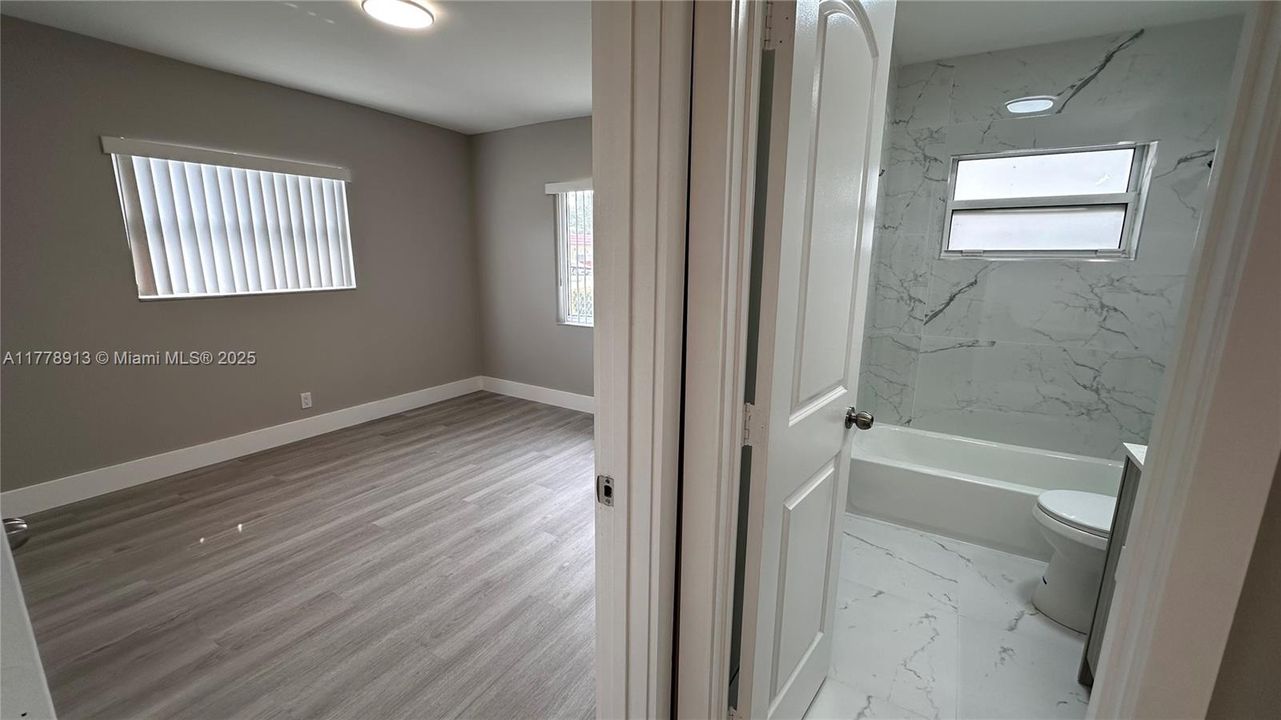 На продажу: $1,300,000 (0 спален, 0 ванн, 3345 Квадратных фут)