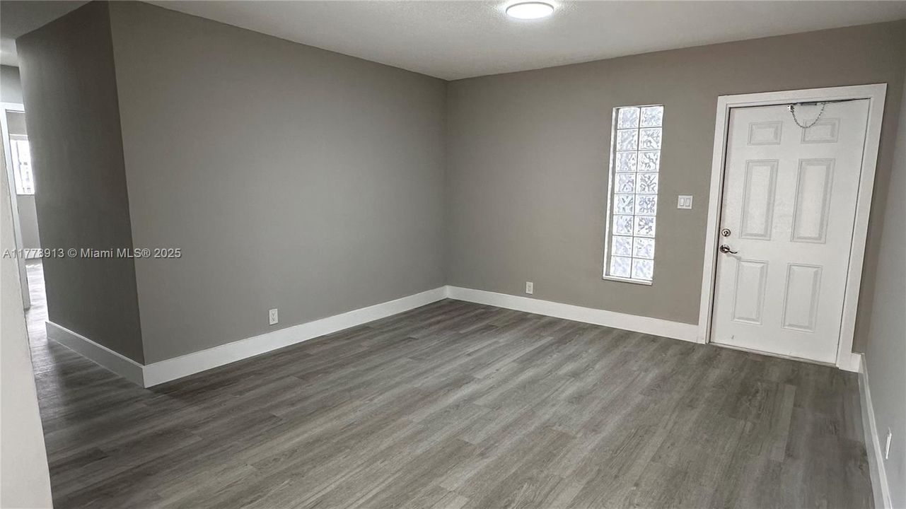 На продажу: $1,300,000 (0 спален, 0 ванн, 3345 Квадратных фут)