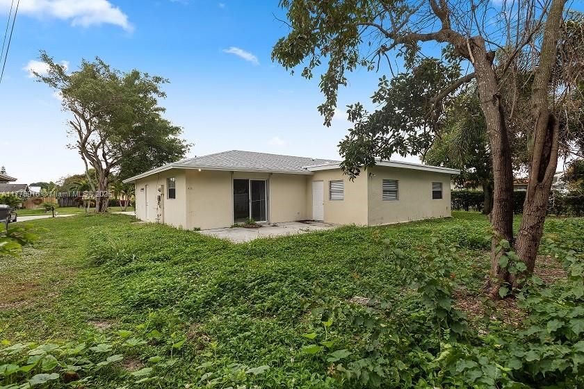 Vendido Recientemente: $539,900 (5 camas, 2 baños, 1899 Pies cuadrados)