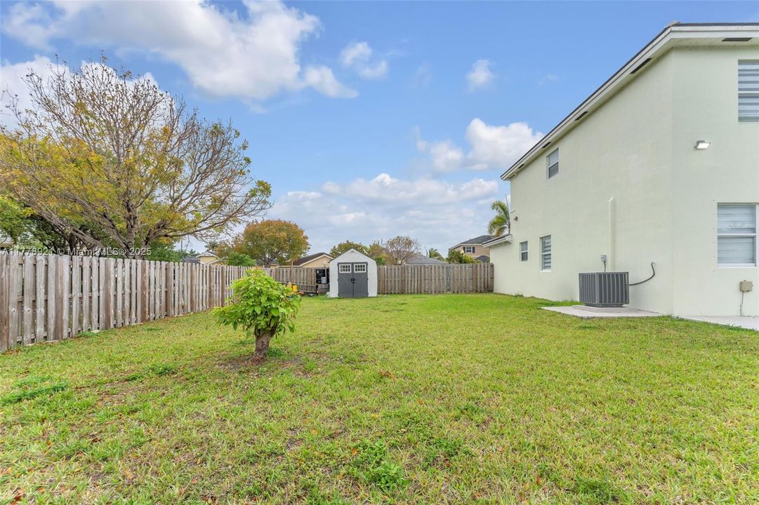 Recently Sold: $620,000 (5 beds, 3 baths, 2514 Square Feet)