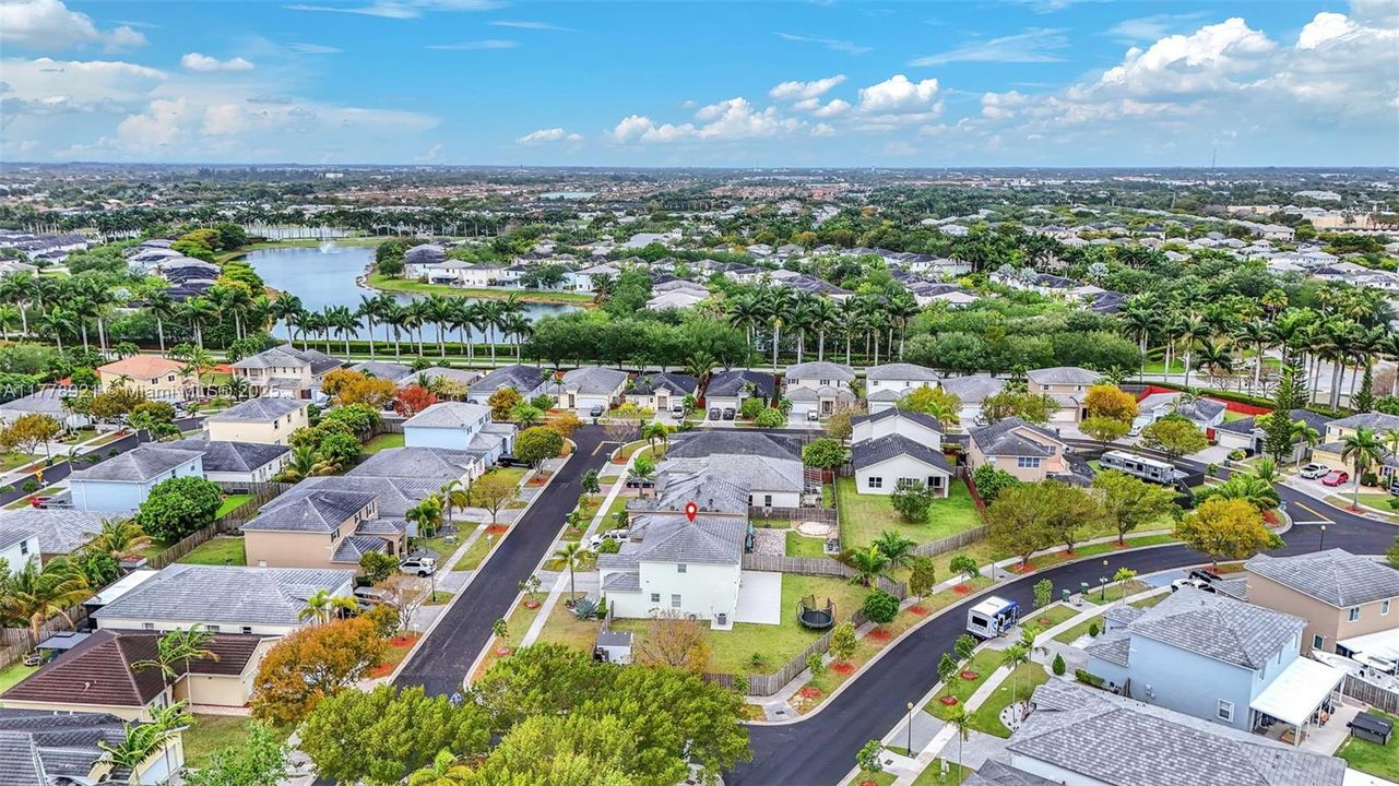 Recently Sold: $620,000 (5 beds, 3 baths, 2514 Square Feet)