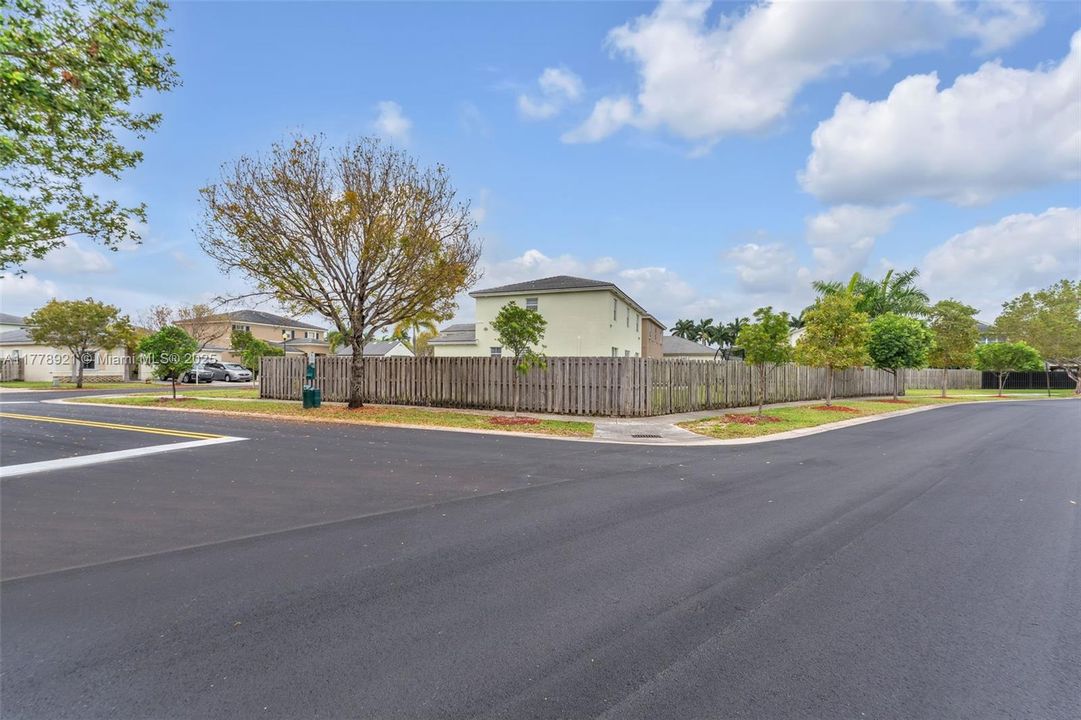 Recently Sold: $620,000 (5 beds, 3 baths, 2514 Square Feet)