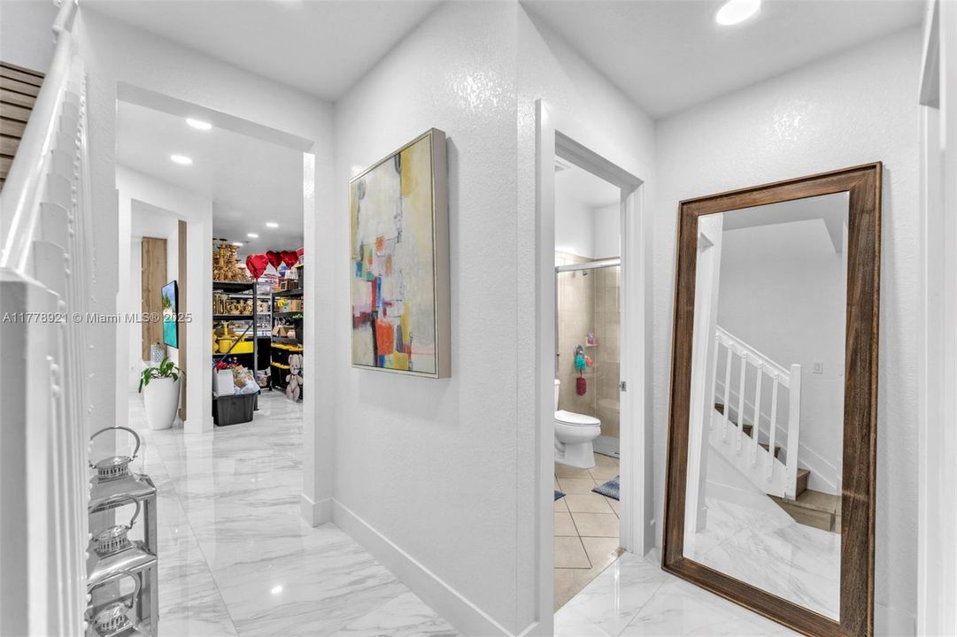 Recently Sold: $620,000 (5 beds, 3 baths, 2514 Square Feet)