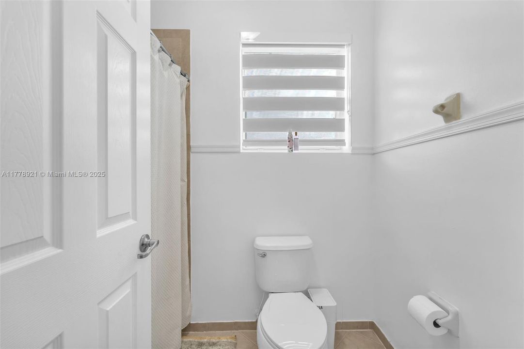 Recently Sold: $620,000 (5 beds, 3 baths, 2514 Square Feet)