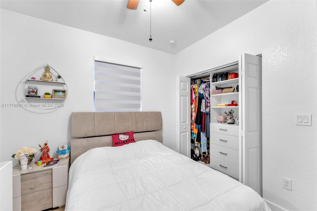 Recently Sold: $620,000 (5 beds, 3 baths, 2514 Square Feet)