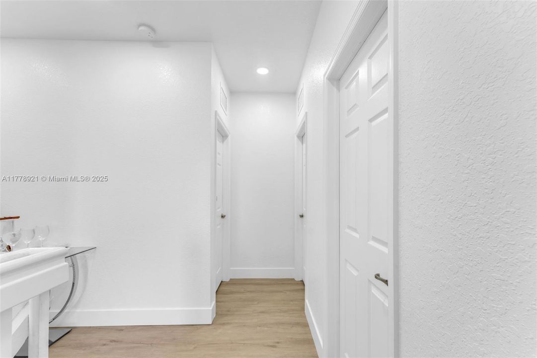 Recently Sold: $620,000 (5 beds, 3 baths, 2514 Square Feet)