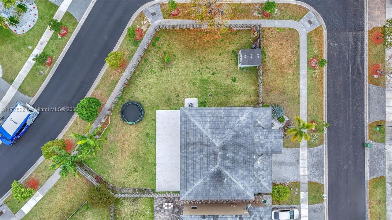 Recently Sold: $620,000 (5 beds, 3 baths, 2514 Square Feet)