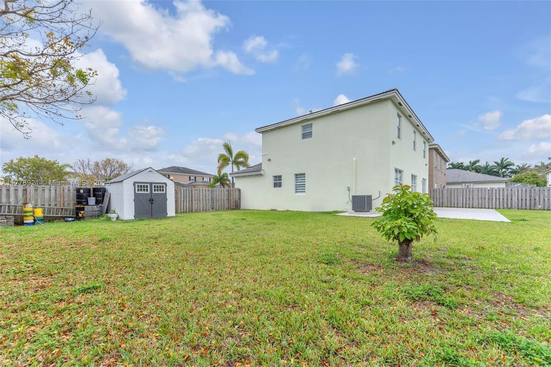 Recently Sold: $620,000 (5 beds, 3 baths, 2514 Square Feet)