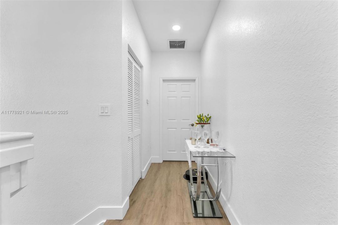 Recently Sold: $620,000 (5 beds, 3 baths, 2514 Square Feet)