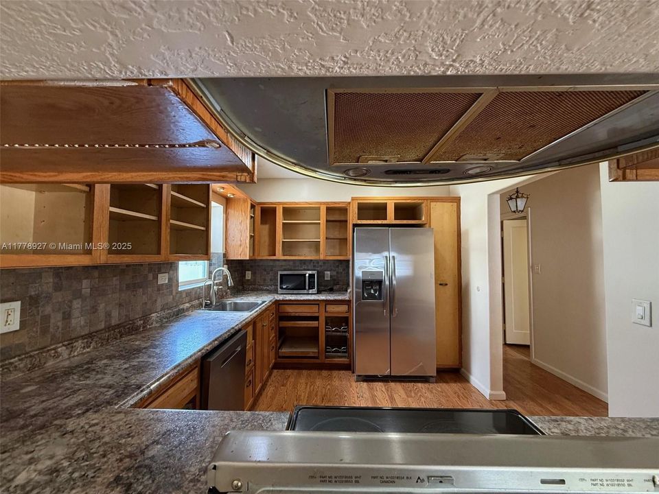 Недавно продано: $439,900 (3 спален, 1 ванн, 1190 Квадратных фут)