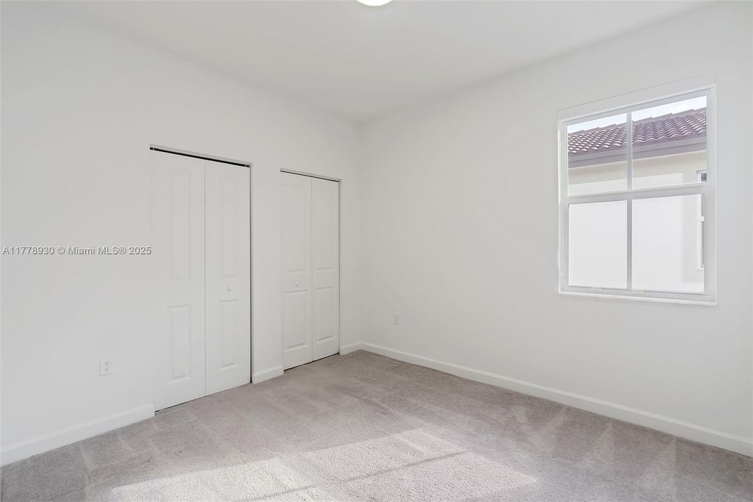 Recientemente alquilado: $3,650 (4 camas, 2 baños, 1983 Pies cuadrados)