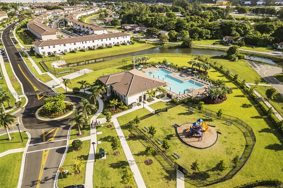 Recientemente alquilado: $3,650 (4 camas, 2 baños, 1983 Pies cuadrados)