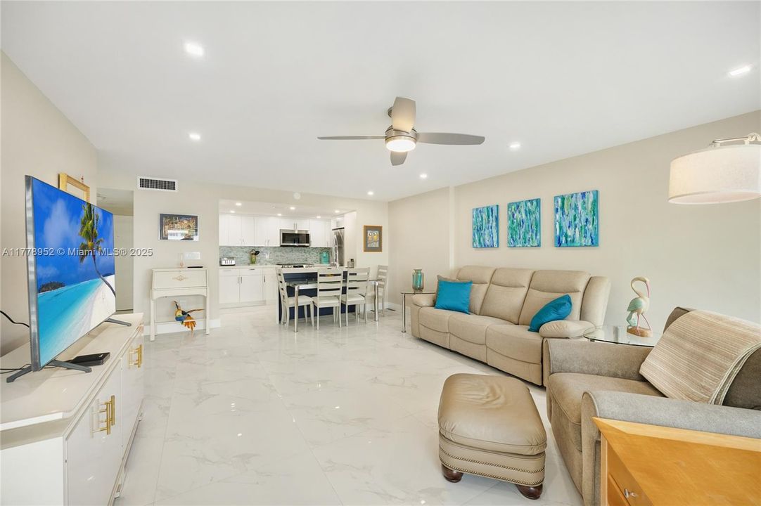 En Venta: $425,000 (1 camas, 1 baños, 900 Pies cuadrados)