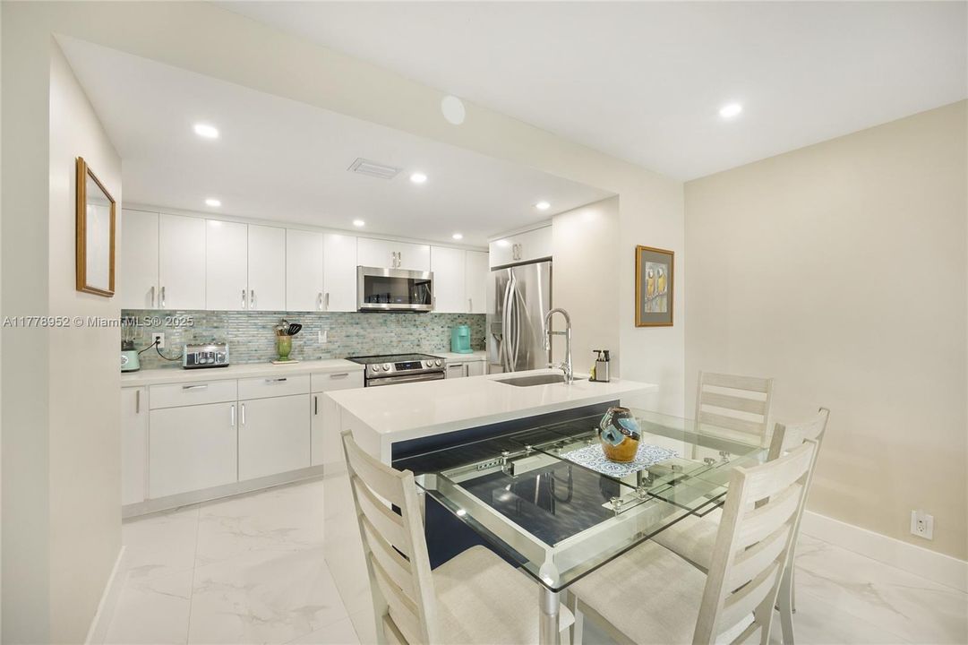 En Venta: $425,000 (1 camas, 1 baños, 900 Pies cuadrados)