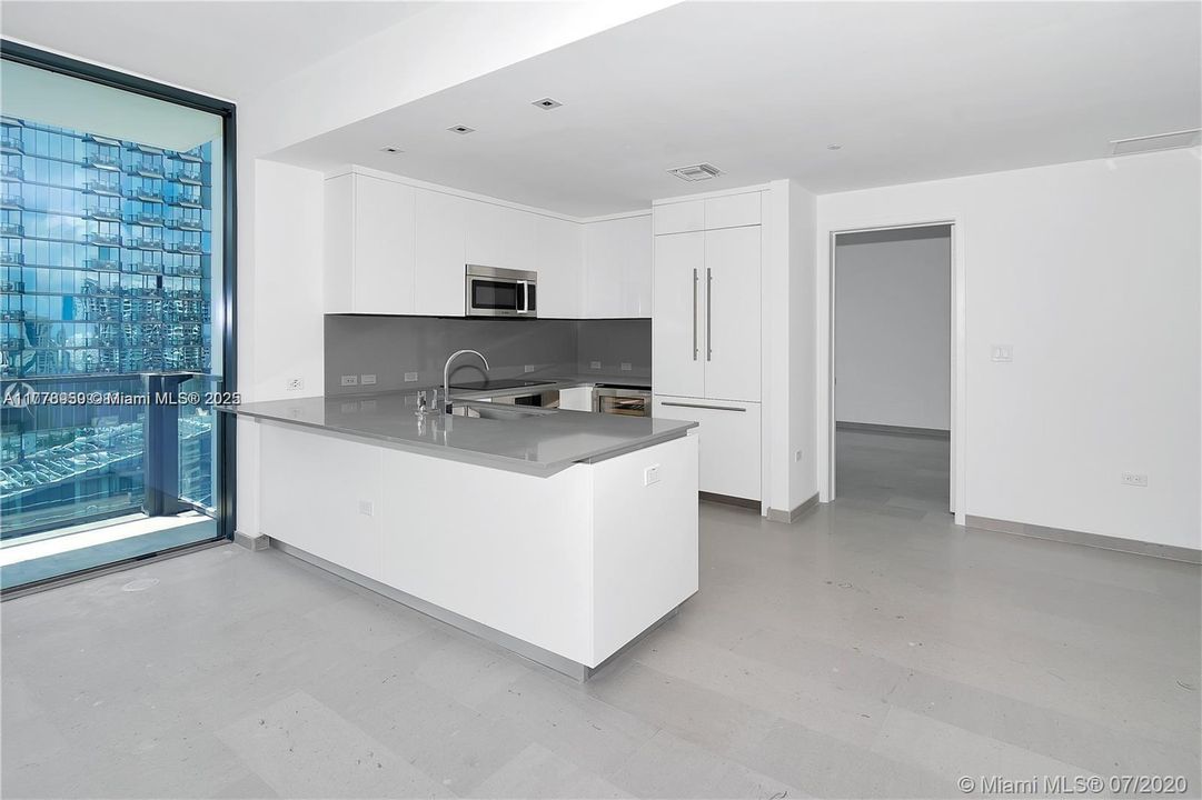 Recently Sold: $1,075,000 (2 beds, 2 baths, 1265 Square Feet)