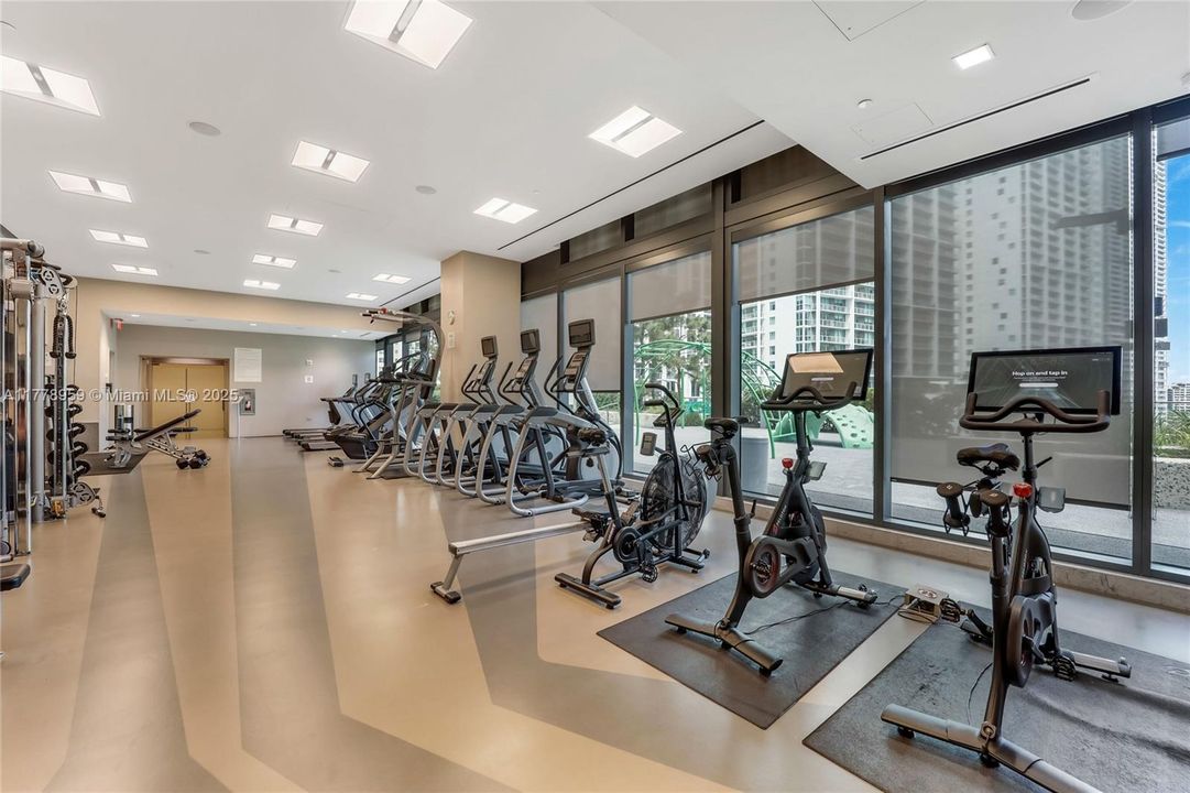 Recently Sold: $1,075,000 (2 beds, 2 baths, 1265 Square Feet)