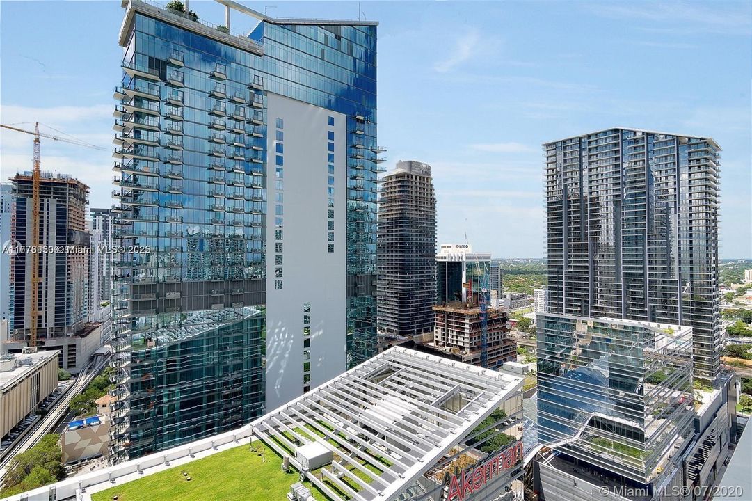 Recently Sold: $1,075,000 (2 beds, 2 baths, 1265 Square Feet)