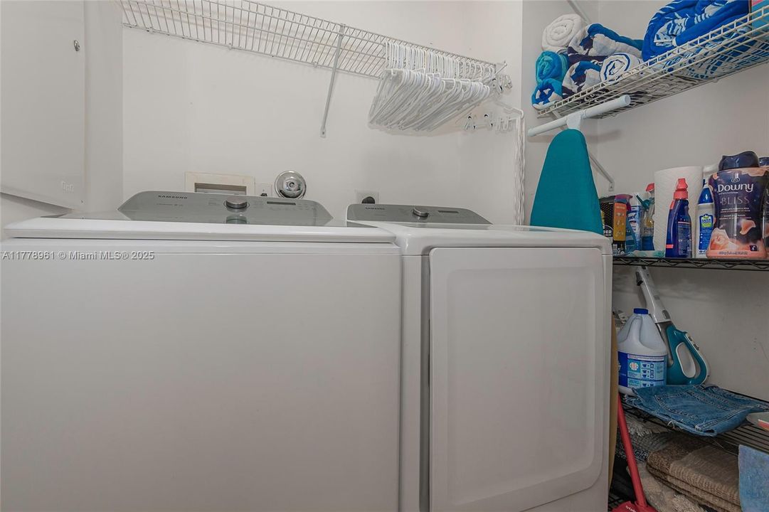 Recientemente alquilado: $3,500 (3 camas, 2 baños, 2034 Pies cuadrados)