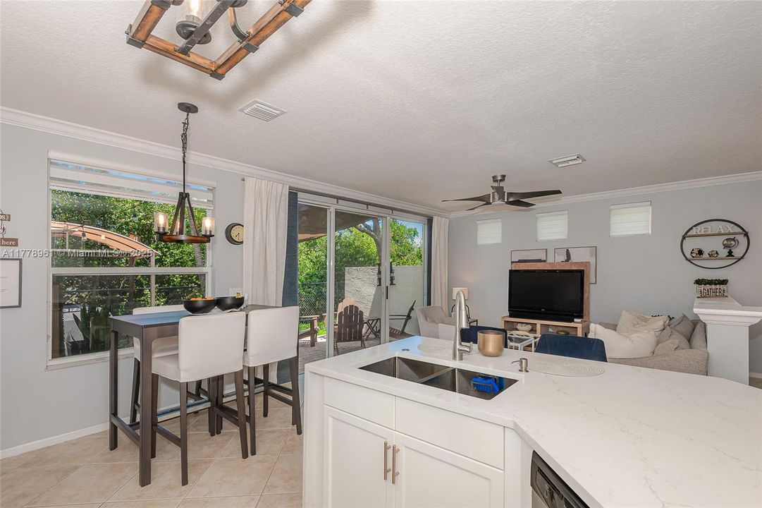 Recientemente alquilado: $3,500 (3 camas, 2 baños, 2034 Pies cuadrados)