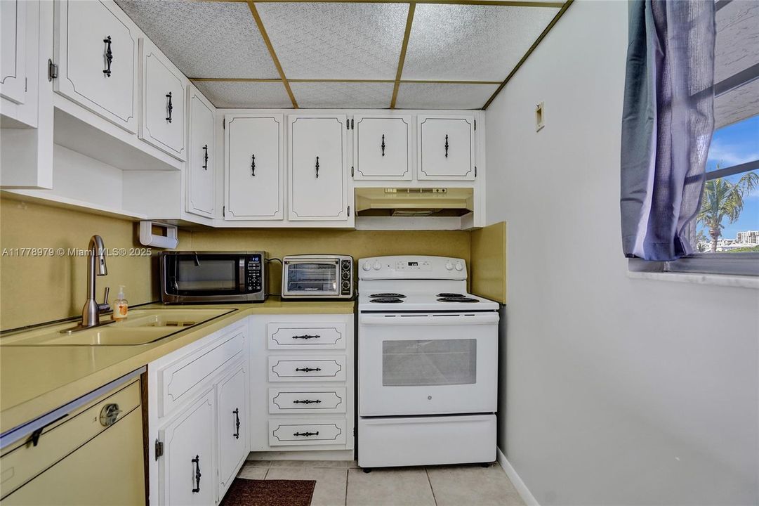 Vendido Recientemente: $215,000 (1 camas, 1 baños, 826 Pies cuadrados)