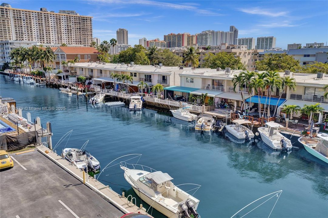 Vendido Recientemente: $215,000 (1 camas, 1 baños, 826 Pies cuadrados)