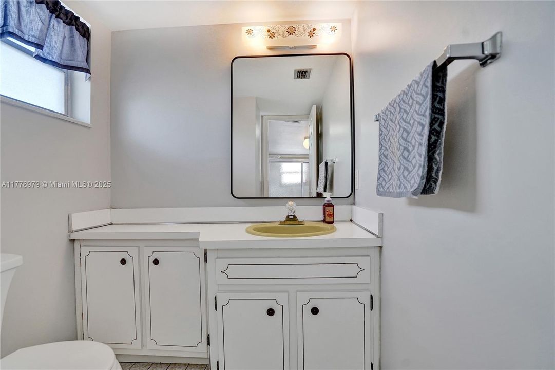 Vendido Recientemente: $215,000 (1 camas, 1 baños, 826 Pies cuadrados)