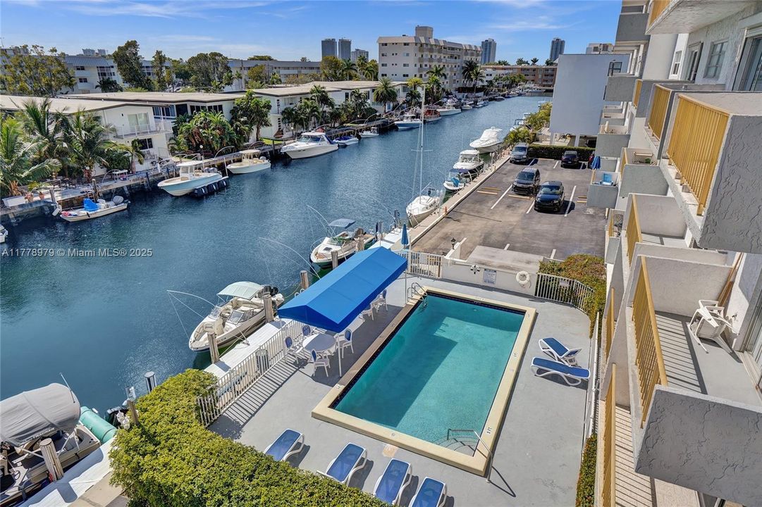 Vendido Recientemente: $215,000 (1 camas, 1 baños, 826 Pies cuadrados)