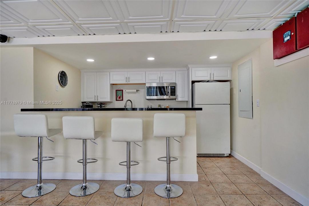 Vendido Recientemente: $215,000 (1 camas, 1 baños, 826 Pies cuadrados)