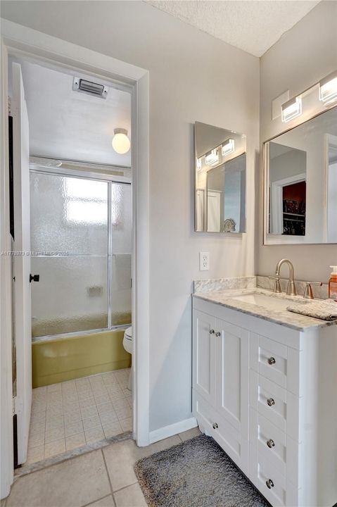 Vendido Recientemente: $215,000 (1 camas, 1 baños, 826 Pies cuadrados)