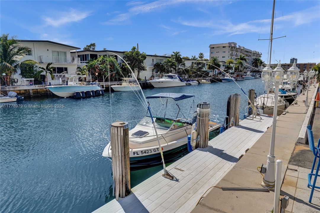 Vendido Recientemente: $215,000 (1 camas, 1 baños, 826 Pies cuadrados)