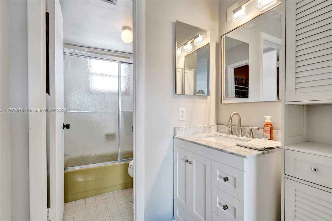 Vendido Recientemente: $215,000 (1 camas, 1 baños, 826 Pies cuadrados)