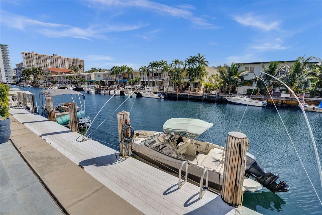 Vendido Recientemente: $215,000 (1 camas, 1 baños, 826 Pies cuadrados)