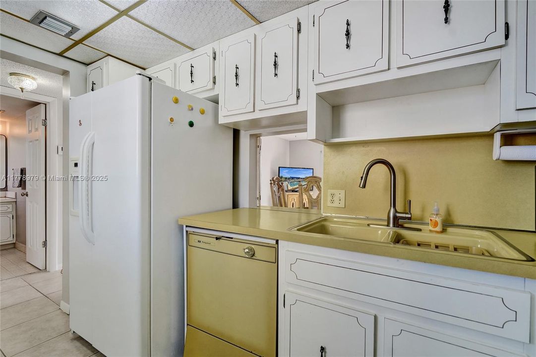 Vendido Recientemente: $215,000 (1 camas, 1 baños, 826 Pies cuadrados)