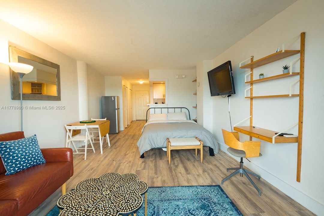 待售: $169,900 (0 贝兹, 1 浴室, 390 平方英尺)