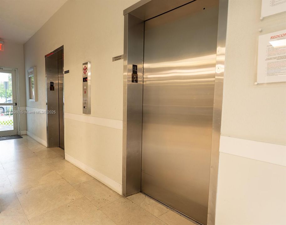 待售: $169,900 (0 贝兹, 1 浴室, 390 平方英尺)