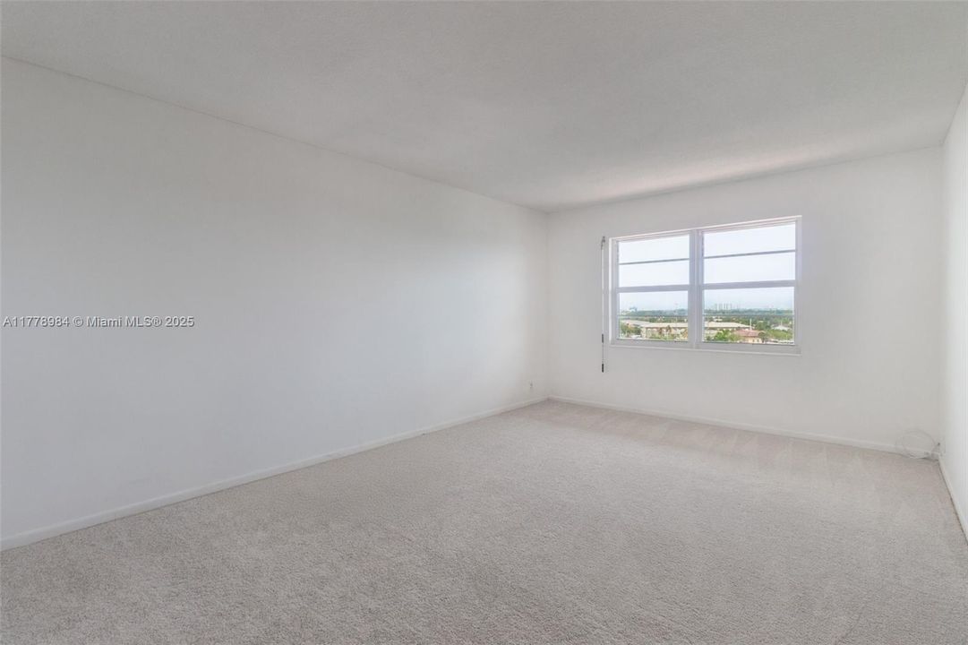 For Sale: $325,000 (3 beds, 2 baths, 1458 Square Feet)