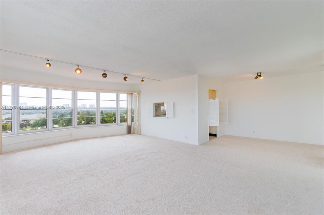 For Sale: $325,000 (3 beds, 2 baths, 1458 Square Feet)